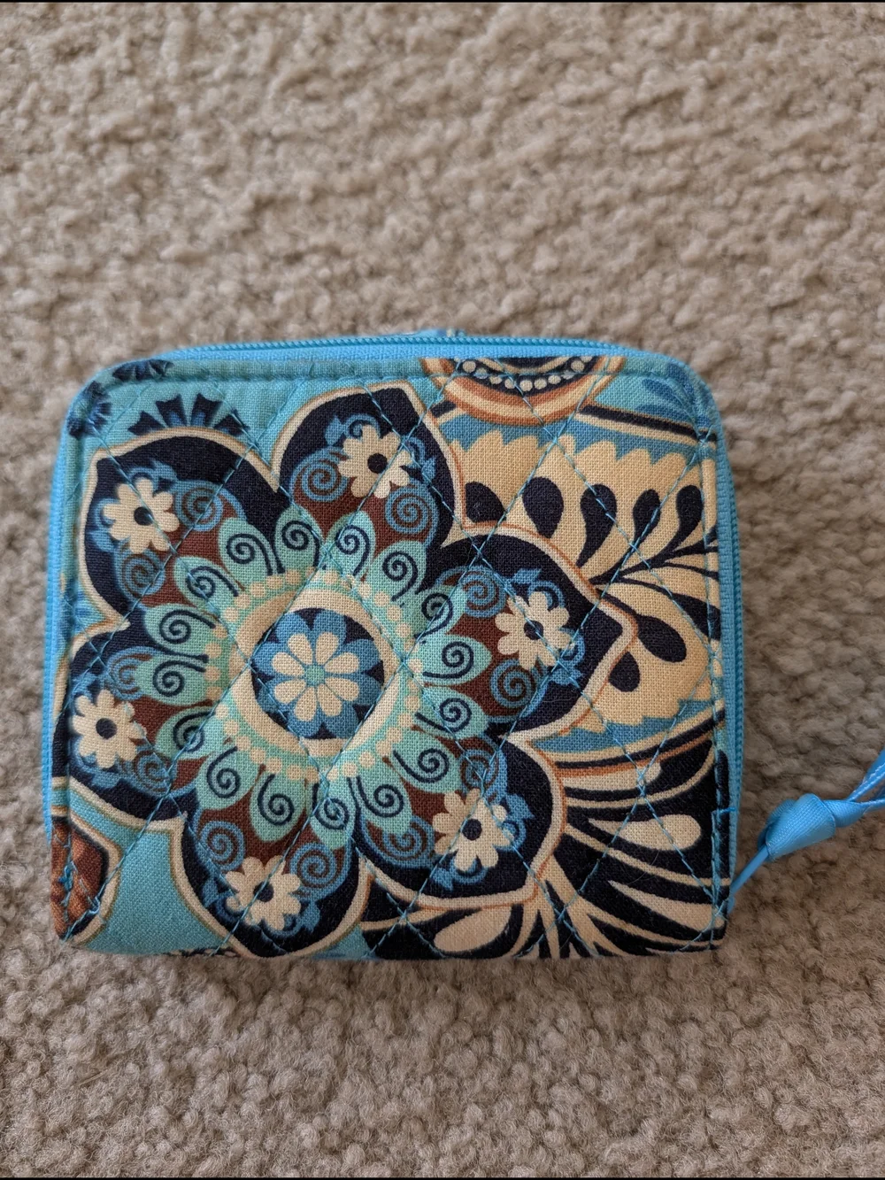 Vera Bradley Quilted Bifold Bali Blue Patterned Women's Wallet - Picture 4 of 6